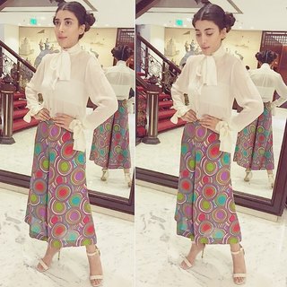 Urwa Hocane feet photo 1