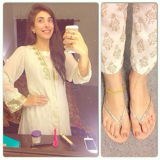Urwa Hocane feet photo 18