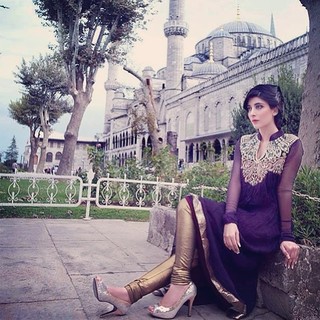 Urwa Hocane feet photo 12