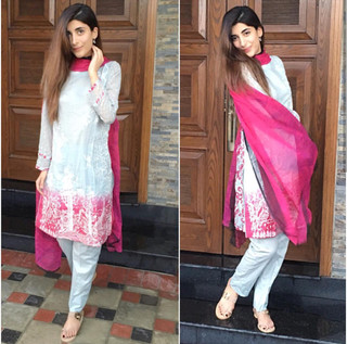 Urwa Hocane feet photo 16