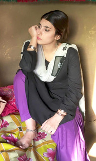 Urwa Hocane feet photo 10