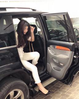 Urwa Hocane feet photo 17