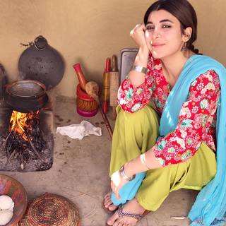 Urwa Hocane feet photo 15