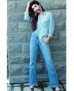 Urwa Hocane feet photo 14