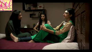 Urwa Hocane feet photo 9