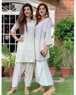 Urwa Hocane feet photo 5