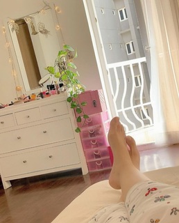 Urwa Hocane feet photo 15