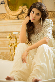Urwa Hocane feet photo 7