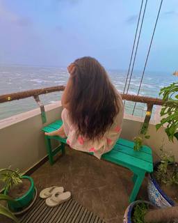Urwa Hocane feet photo 3