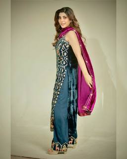 Urwa Hocane feet photo 6