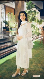 Urwa Hocane feet photo 1