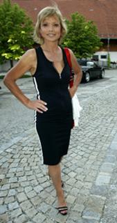 Uschi Glas feet photo thumbnail
