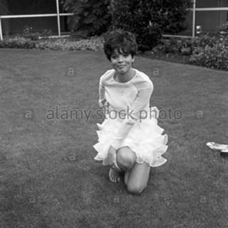 Uschi Glas feet photo thumbnail