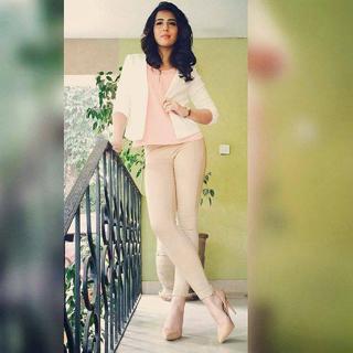 Ushna Shah feet photo 3
