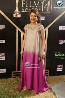 Ushna Shah feet photo 12