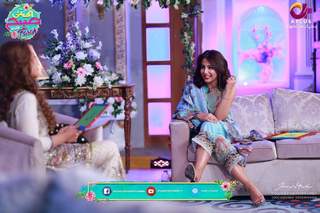 Ushna Shah feet photo 6