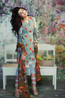 Ushna Shah feet photo 2
