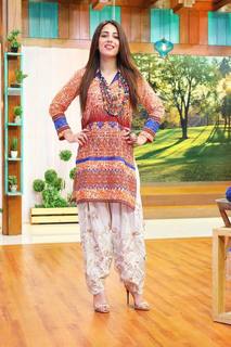 Ushna Shah feet photo 13