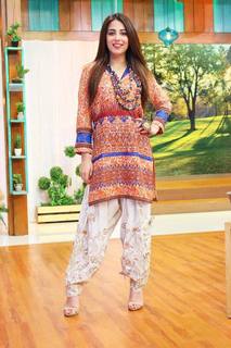 Ushna Shah feet photo 12