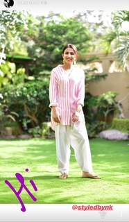 Ushna Shah feet photo 14