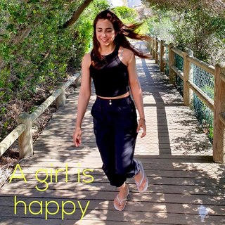 Ushna Shah feet photo 6