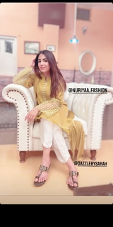Ushna Shah feet photo 9