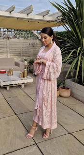 Ushna Shah feet photo 12