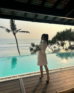Ushna Shah feet photo 17