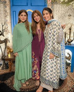 Ushna Shah feet photo 16