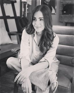 Ushna Shah feet photo 12