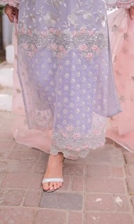 Ushna Shah feet photo 6