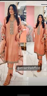 Ushna Shah feet photo 2