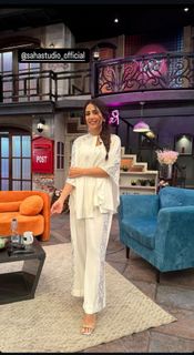 Ushna Shah feet photo 17
