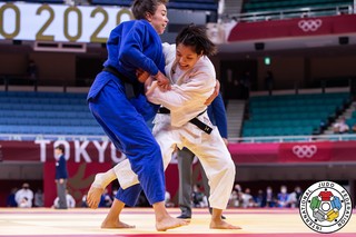 Uta Abe feet photo 3