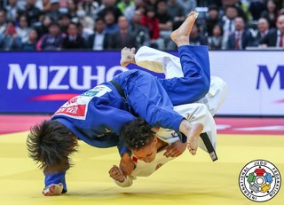 Uta Abe feet photo 5
