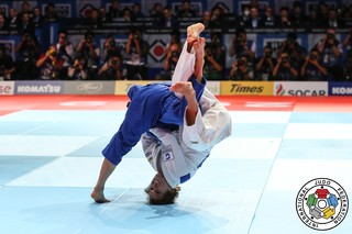 Uta Abe feet photo 2