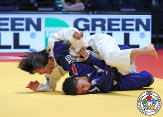 Uta Abe feet photo 16