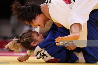 Uta Abe feet photo 3