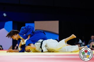 Uta Abe feet photo 11