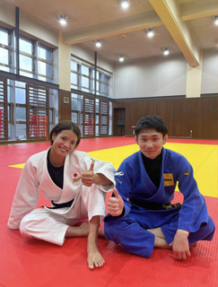 Uta Abe feet photo 8