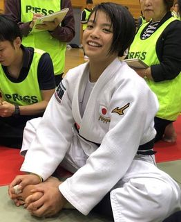 Uta Abe feet photo 14