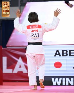 Uta Abe feet photo 7