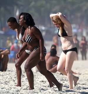 Uzo Aduba feet photo 2