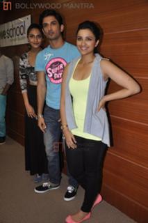 Vaani Kapoor feet photo thumbnail