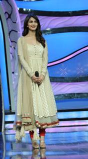 Vaani Kapoor feet photo thumbnail