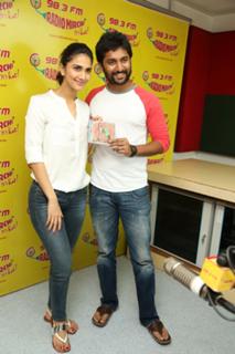 Vaani Kapoor feet photo thumbnail