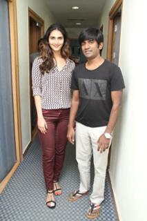 Vaani Kapoor feet photo thumbnail
