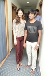 Vaani Kapoor feet photo thumbnail