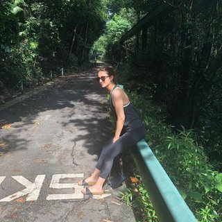Vaani Kapoor feet photo thumbnail