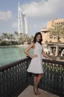 Vaani Kapoor feet photo thumbnail